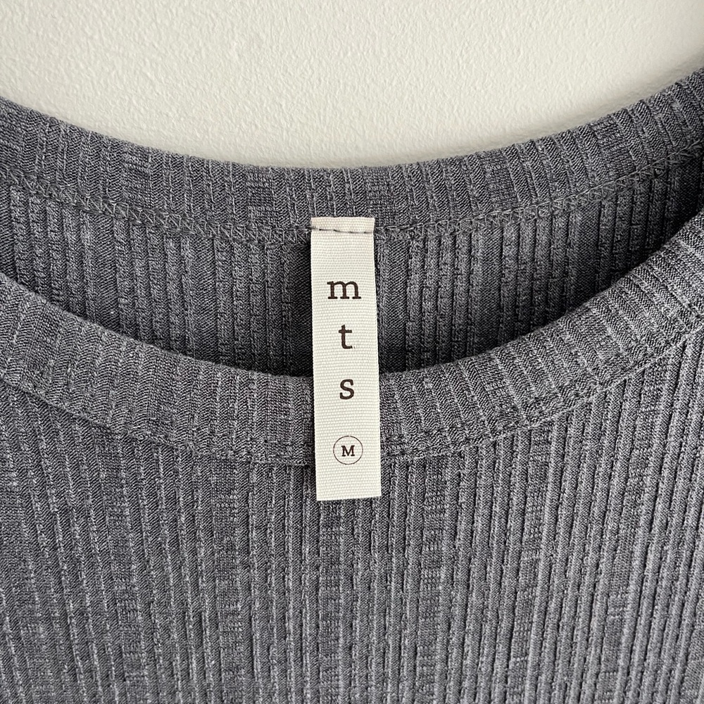 MTS Gray Ribbed Flutter Sleeve Dress Medium - Picture 3 of 4